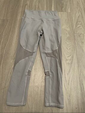 ALO Yoga Light Gray Performance Leggings